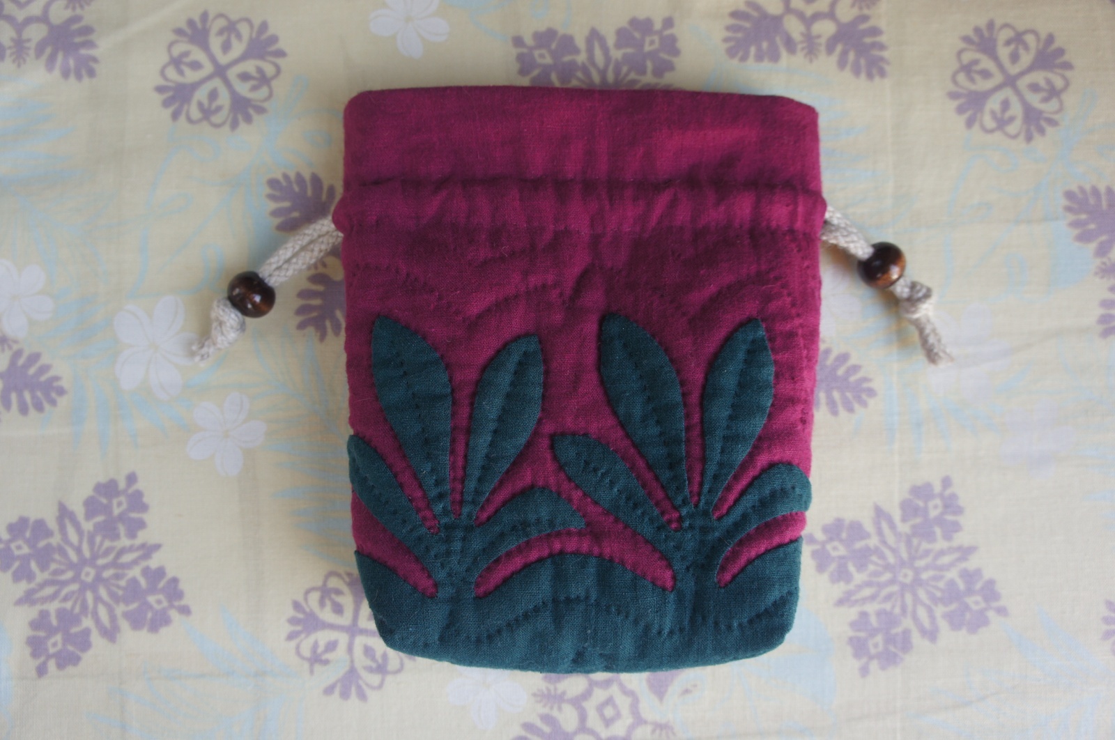 画像: ティーリーフの巾着キット